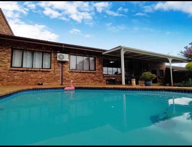 3 BEDROOM TOWNHOUSE FOR SALE IN HAYFIELDS